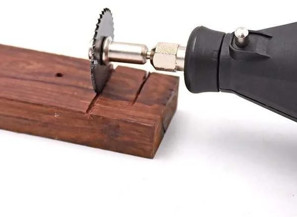 Oem Diskinio pjūklo ašis 3.0 mm - ašmenų tvirtinimo kaištis 2 mm - Dremel, šlifuoklis