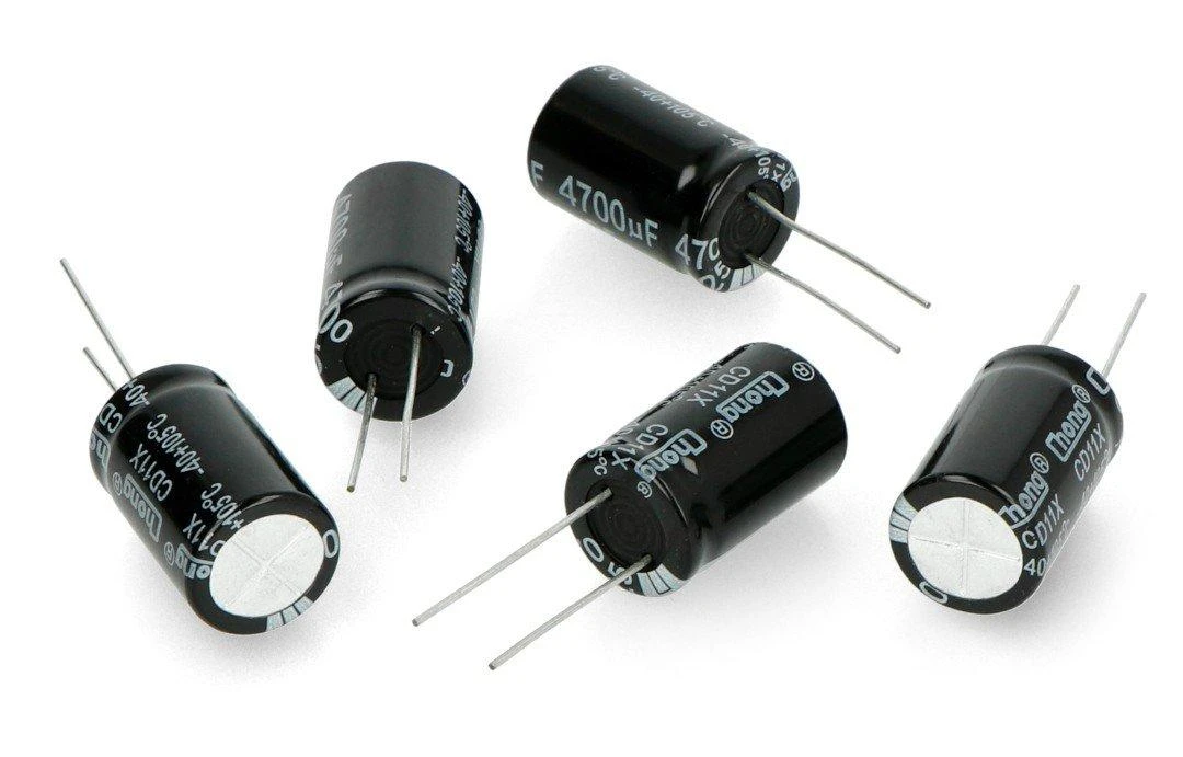 Penki 4700uF 25V elektrolitiniai kondensatoriai