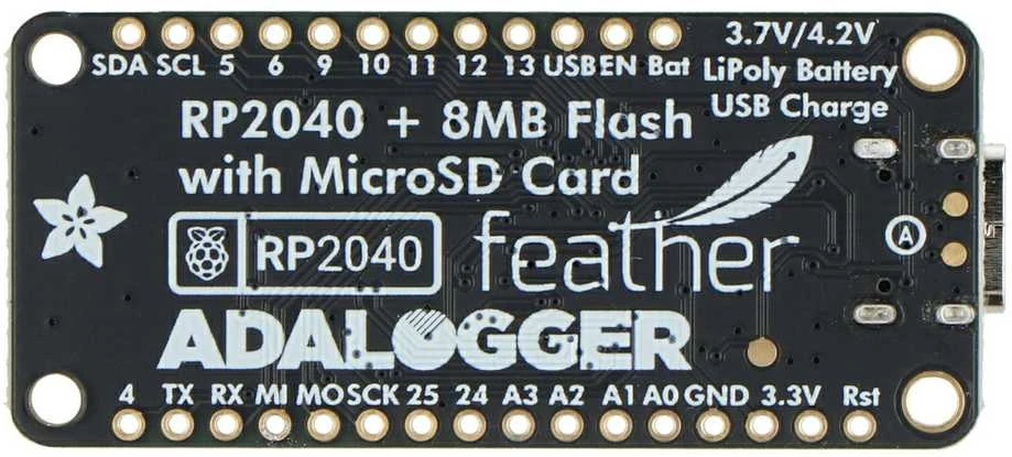 Feather RP2040 Adalogger viršutinė dalis su jungtimis
