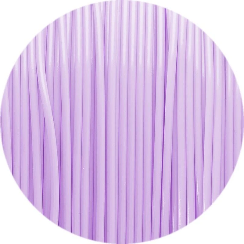 Fiberlogy PETG pastelinės alyvinės spalvos siūlai iš arti