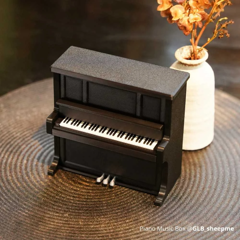 Juodo pianino formos muzikos dėžutės modelis