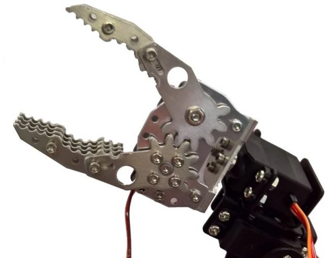 Robot02 roboto rankos griebtuvas su krumpliaračiais