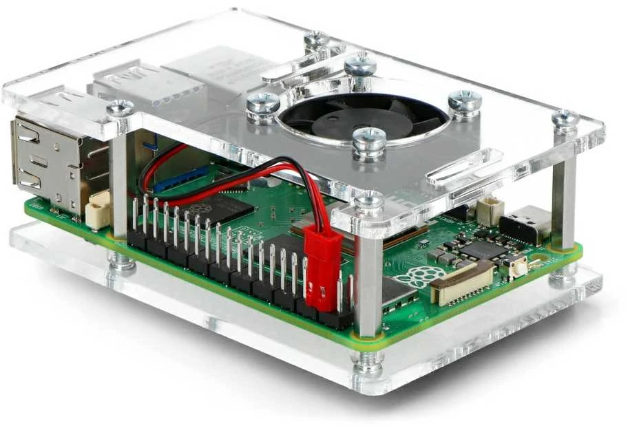 Skaidrus Raspberry Pi 5 dėklas su aušinimo ventiliatoriumi