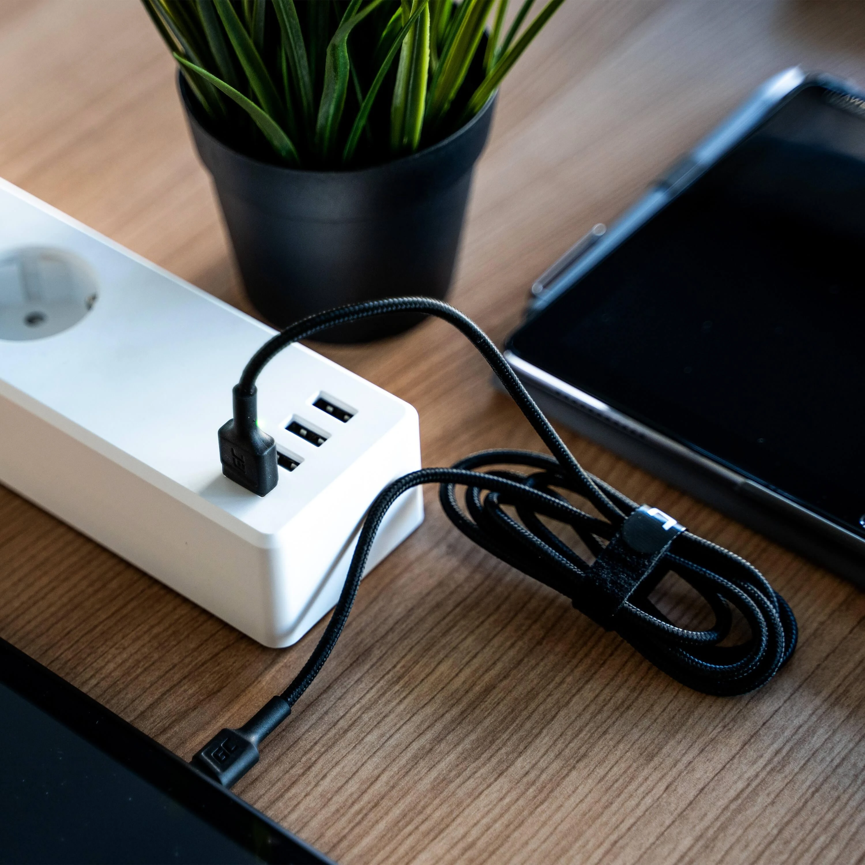 Green Cell Žalias Cell GREENCELL KABGC06 kabelis Žalias Cell Ray USB laidas - USB-C 120cm su žalias LED apšvietimu ir atrama
