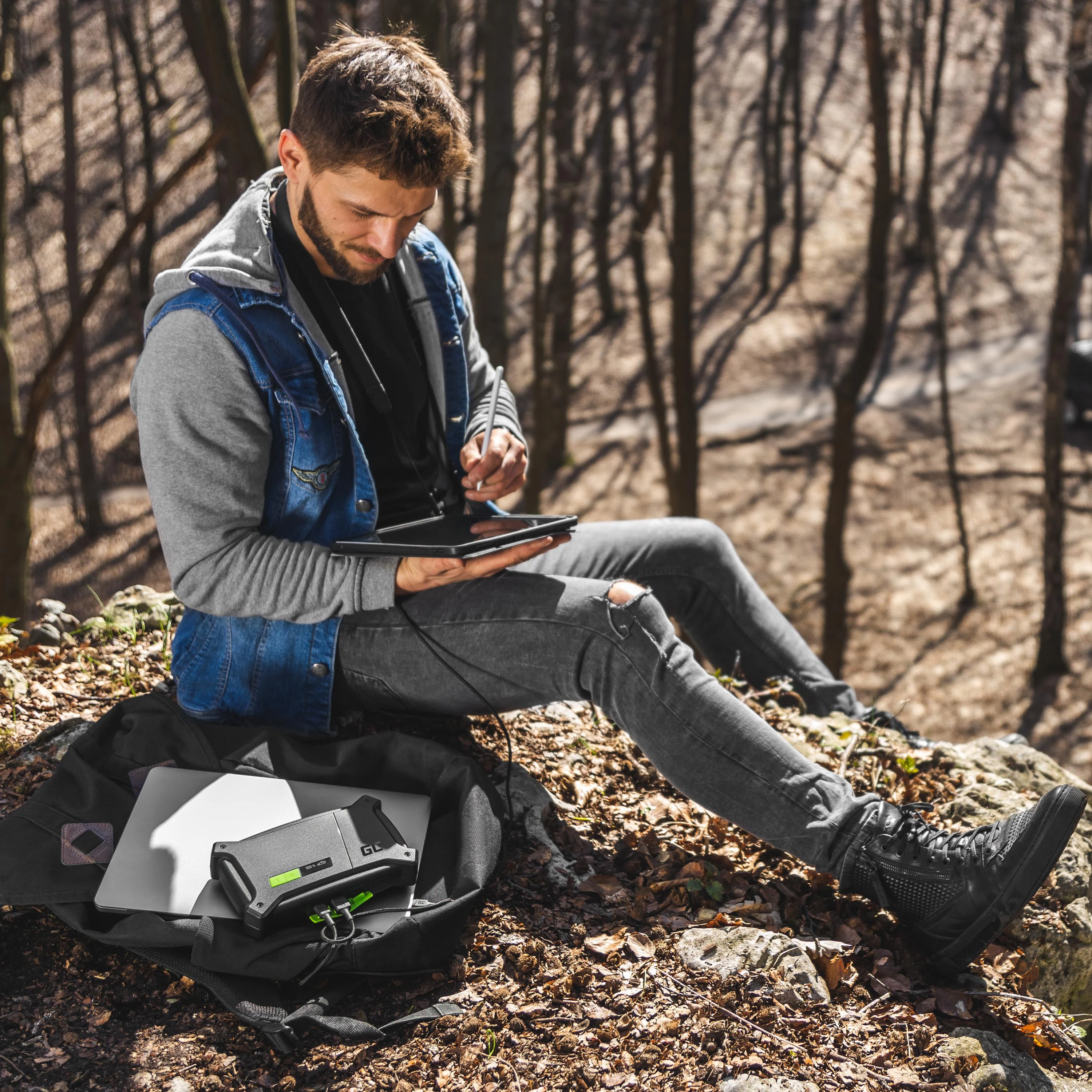 Green Cell Žalias Cell GREENCELL PowerBoost Car Jump Starter / Powerbank / 16000 mAh 2000A