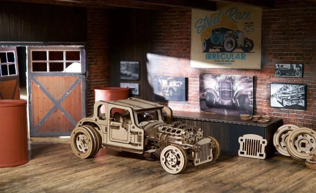 Medinis Hot Rod Furious Mouse modelis iš šono