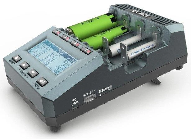 SkyRC MC3000 įkroviklis