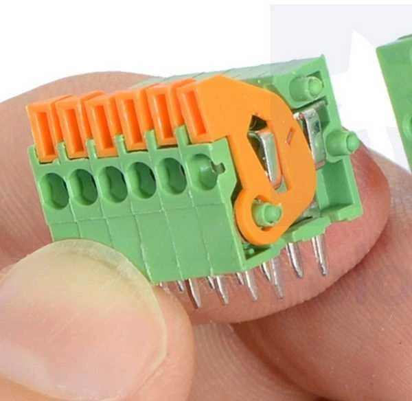 KF141V 4 kontaktų jungtis su oranžinėmis svirtelėmis