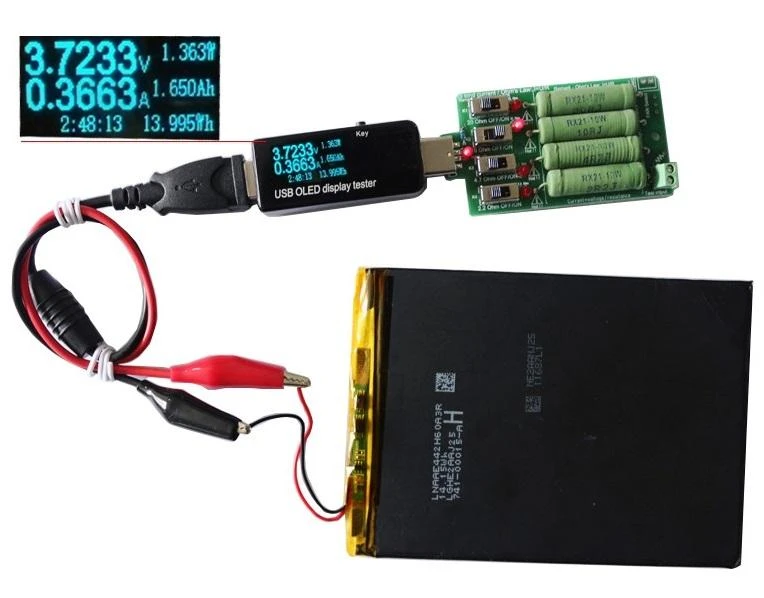 Krokodilai su USB testeriu ir baterija