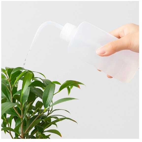 LDPE 250 ml ploviklio buteliukas – skysčio dozatorius naudojimo vietoje