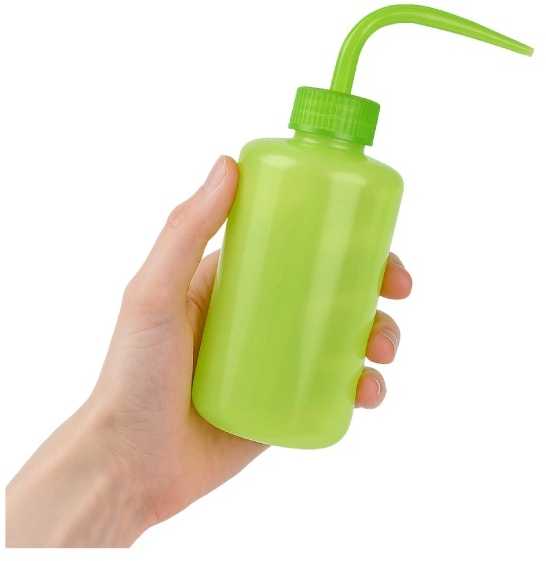 LDPE 250 ml ploviklio buteliukas – skysčio dozatorius naudojimo vietoje