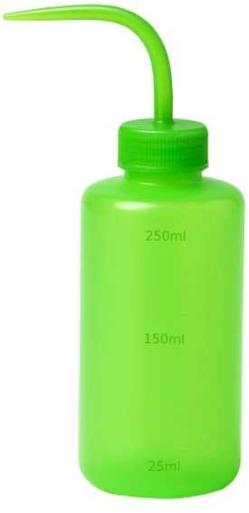 LDPE 250 ml ploviklio buteliukas – skysčio dozatorius naudojimo vietoje