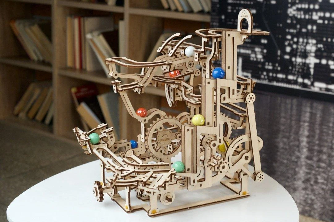 Marble Run – lygių keltuvas – mechaninis sulankstomas modelis – fanera – 315 elementų – Ugearsmodels