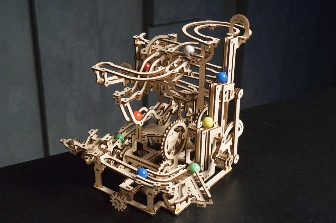 Marble Run – lygių keltuvas – mechaninis sulankstomas modelis – fanera – 315 elementų – Ugearsmodels