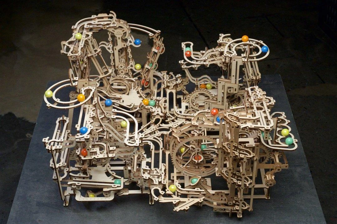 Marble Run – lygių keltuvas – mechaninis sulankstomas modelis – fanera – 315 elementų – Ugearsmodels