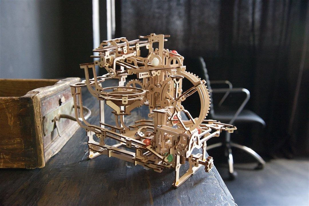 Marble Run – pakopinis keltuvas – mechaninis sulankstomas modelis – fanera – 355 elementai – Ugearsmodels