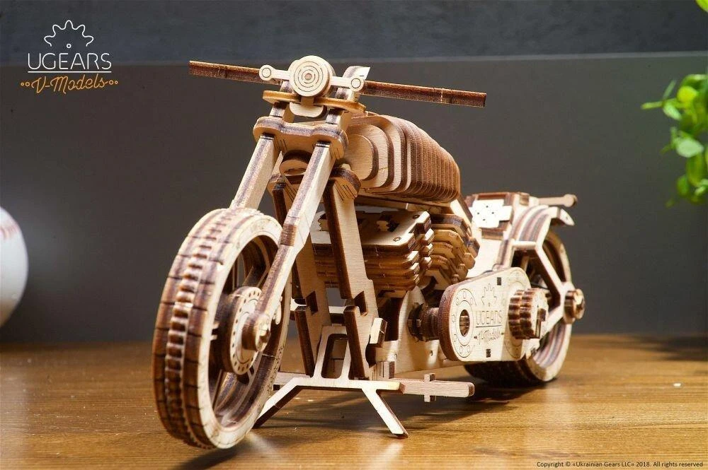 Motociklas VM-02 - mechaninis lankstymo modelis - lukštas - 189 elementai - Ugearsmodels 70051