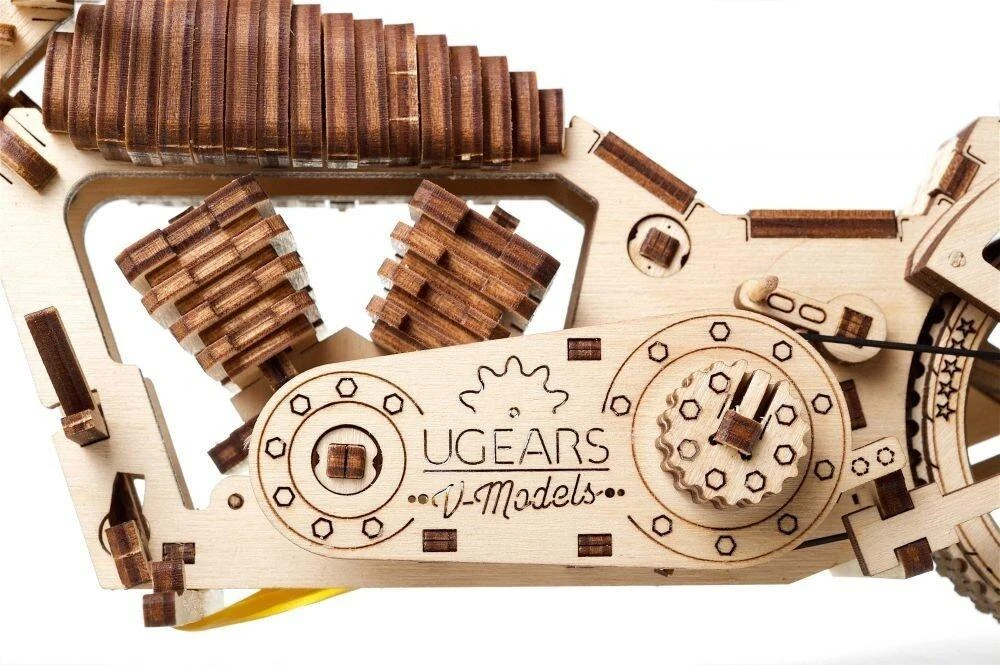 Motociklas VM-02 - mechaninis lankstymo modelis - lukštas - 189 elementai - Ugearsmodels 70051