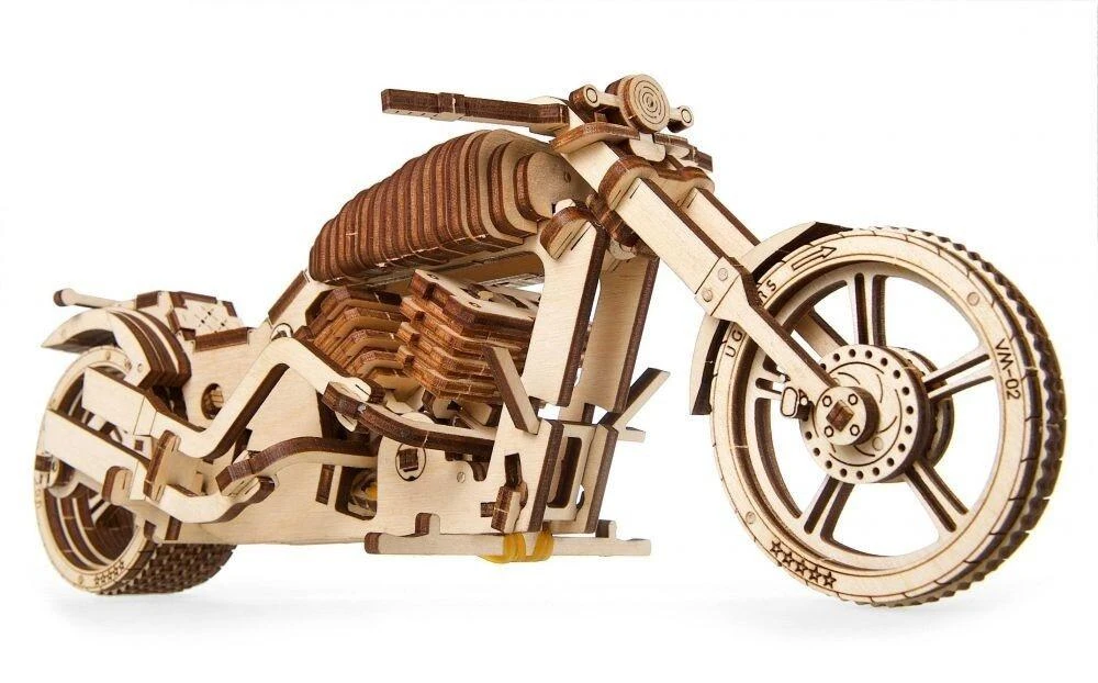 Motociklas VM-02 - mechaninis lankstymo modelis - lukštas - 189 elementai - Ugearsmodels 70051