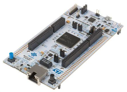 STM32 Nucleo plokštė su Ethernet ir CPU komponentais