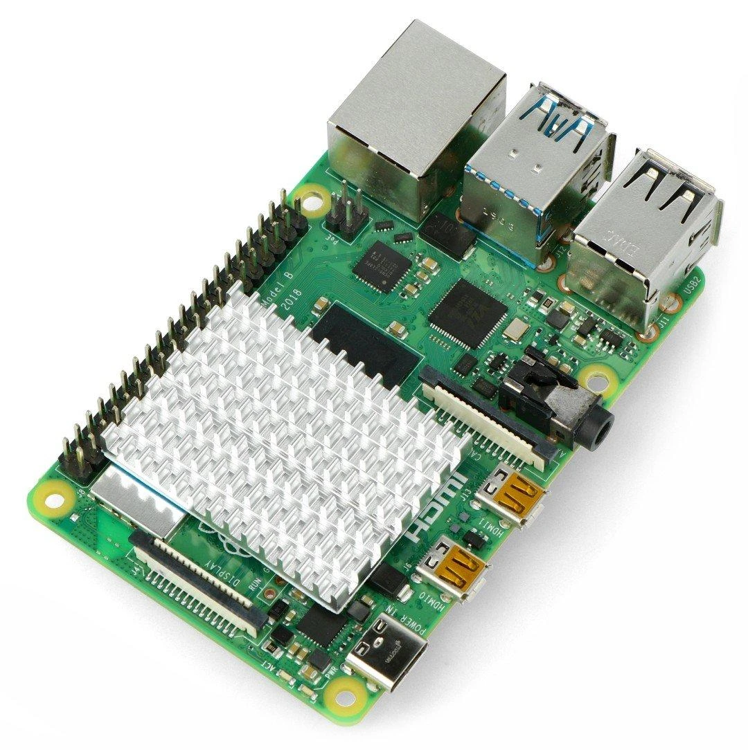 Odseven radiatorius ant Raspberry Pi plokštės