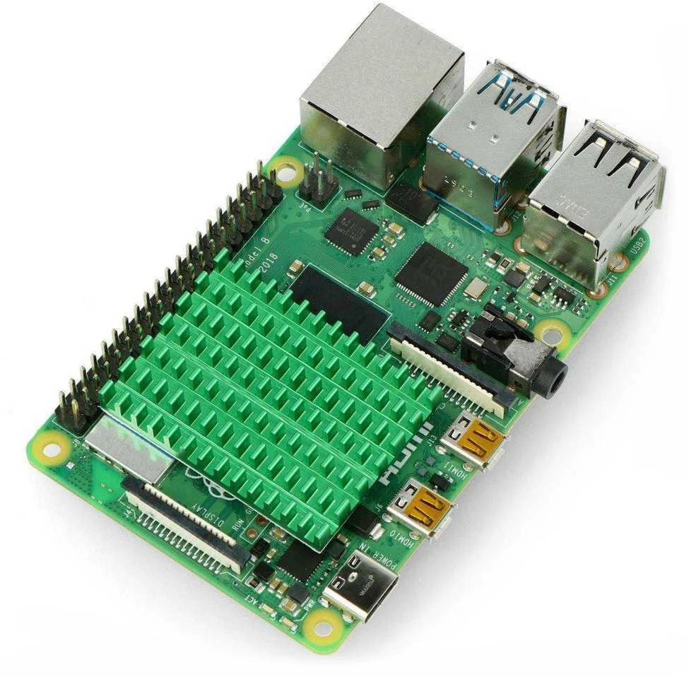 Žalias radiatorius Raspberry Pi plokštei