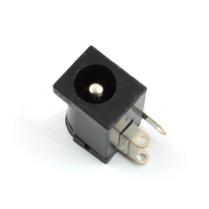 DC maitinimo lizdas 5.5x2.1mm su trimis gnybtais