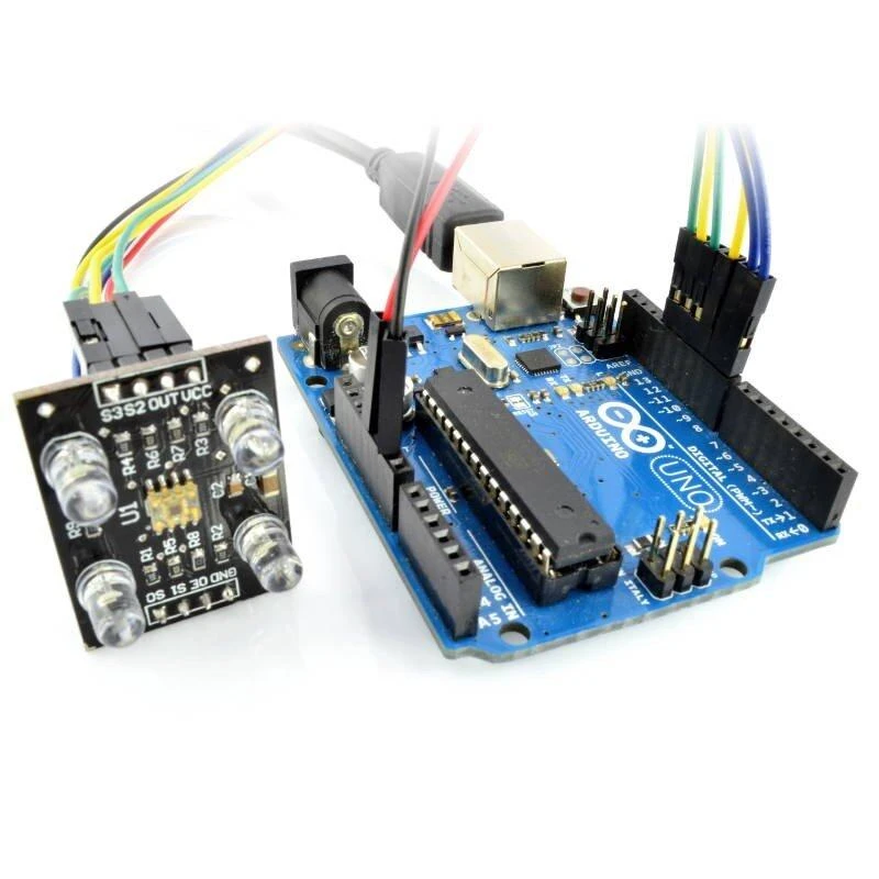 Jungiamieji laidai lizdas-kaištis prijungti prie Arduino