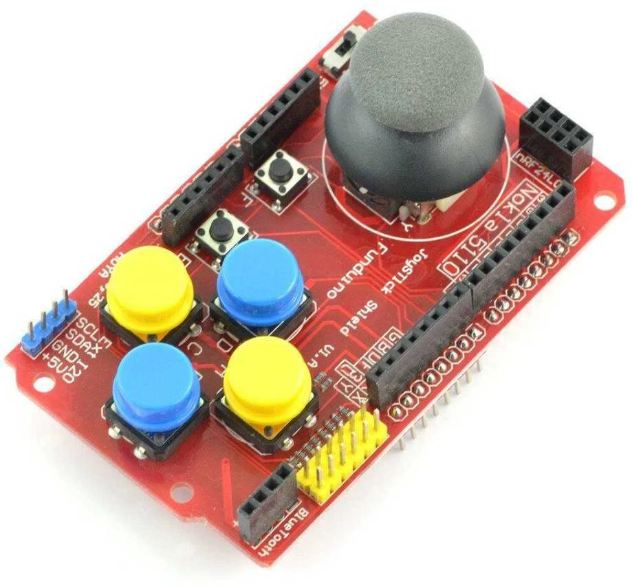 Arduino valdymo pulto skydas su manipuliatoriumi ir mygtukais