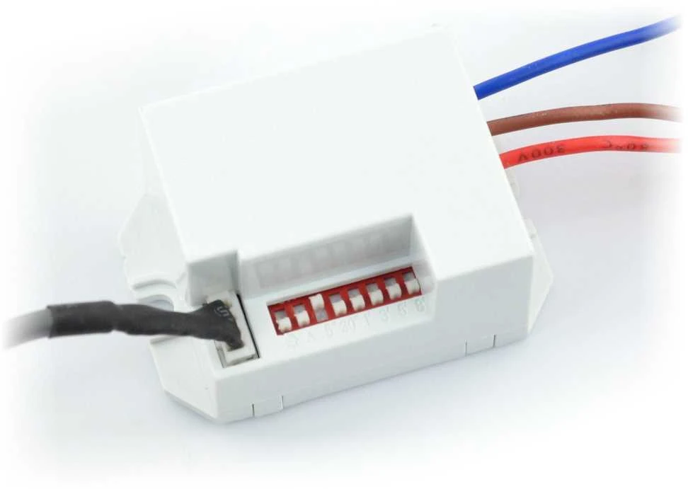 MACLEAN MCE32 Maclean MCE32 automatinis jungiklis su PIR judesio jutiklio jutiklio apsauga 800W