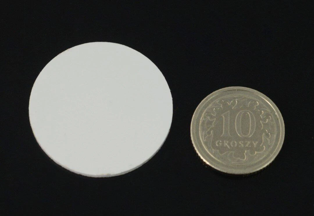Apvalus 25mm RFID lipnus lustas su moneta