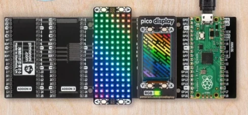 Pimoroni Pico Decker su prijungtais moduliais