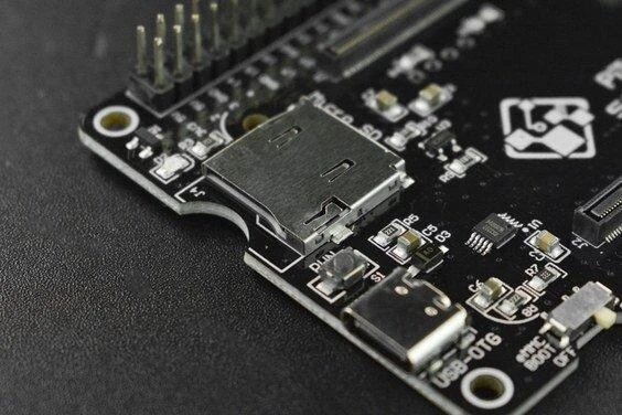 PiTray mini modulis pramoninėms reikmėms, skirtas Raspberry Pi Compute Module 4, DFRobot DFR0827