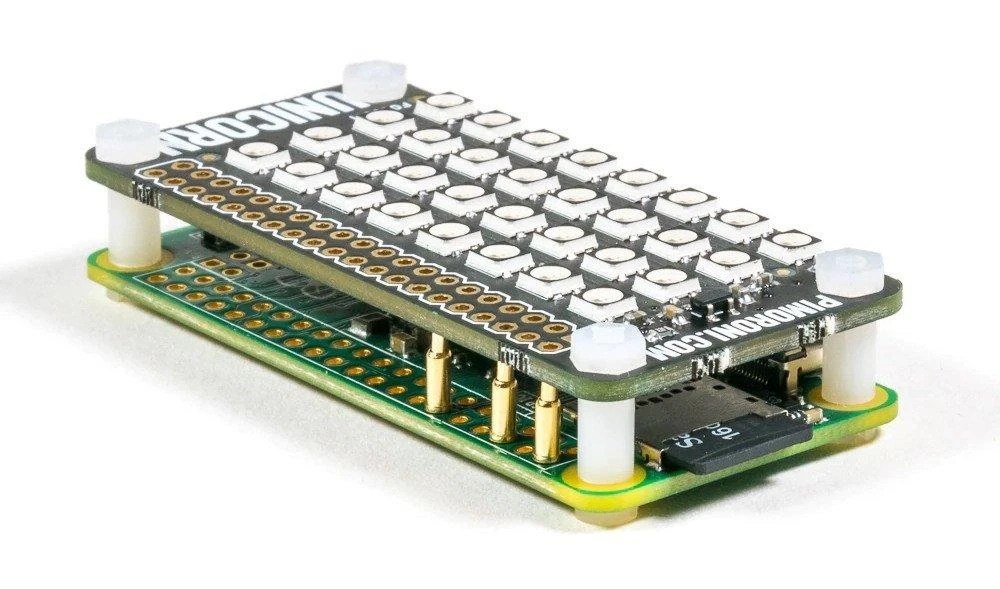 PiMoroni LED matrica su pogo kaiščiais