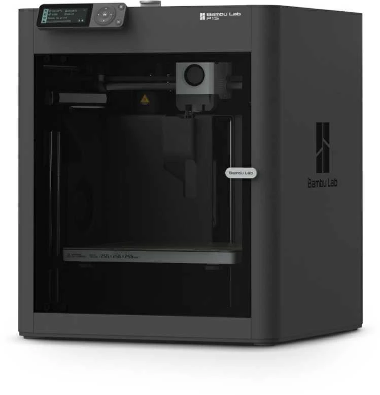 Bambu Lab 3D spausdintuvas su įstatytomis stiklinėmis durelėmis