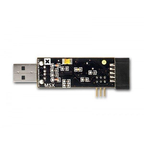 USBasp AVR programatorius su matomais elektroniniais komponentais