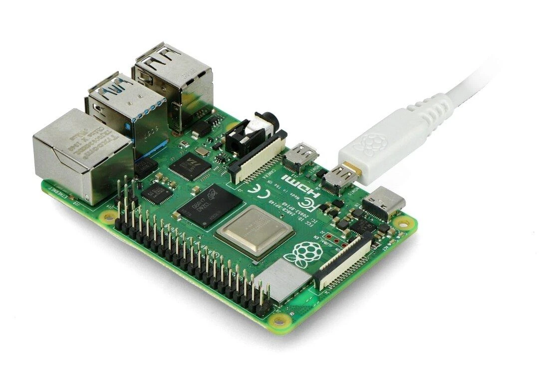 MicroHDMI laidas prijungtas prie kompiuterio plokštės
