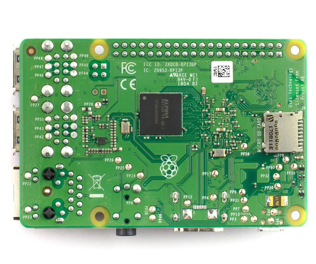 Raspberry Pi 3 B+ apatinė plokštės pusė