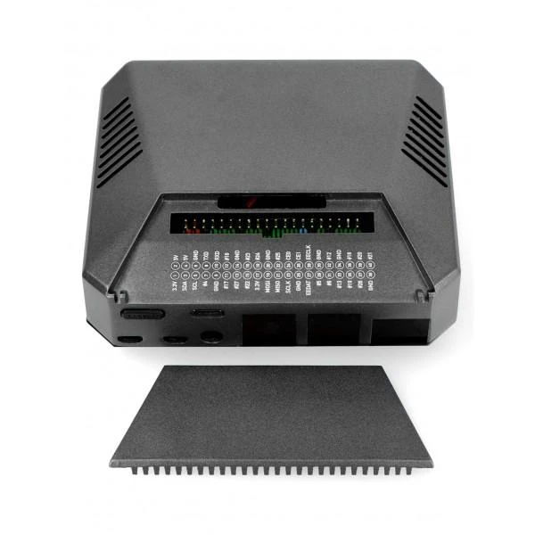 Argon One dėžutė su atidengta GPIO jungčių panele