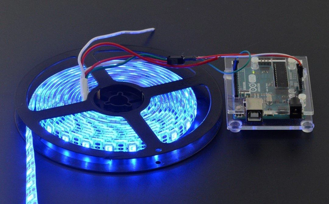 Oem RGB LED juosta WS2811 - skaitmeninė, adresuota - IP65 48 LED/m, 12W/m, 12V - 5m