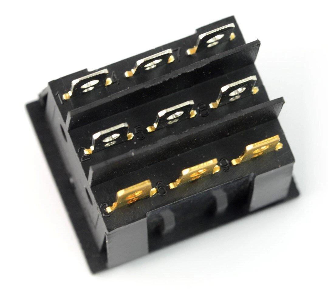 Rocker jungiklis RS203-6C3R, galinė jungčių pusė