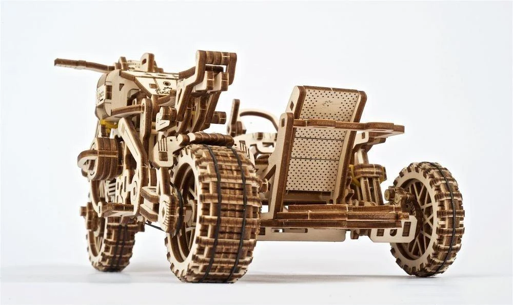 Scrambler UGR-10 su šonine vežimėliu - mechaninis sulankstomas modelis - lukštas - 380 elementų - Ugearsmodels 70137