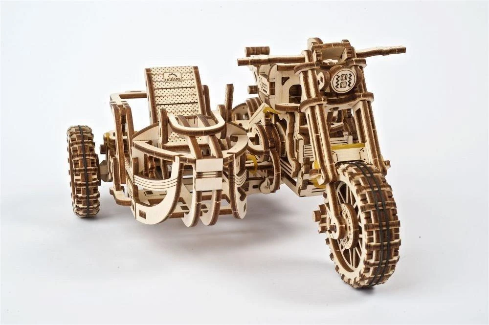 Scrambler UGR-10 su šonine vežimėliu - mechaninis sulankstomas modelis - lukštas - 380 elementų - Ugearsmodels 70137