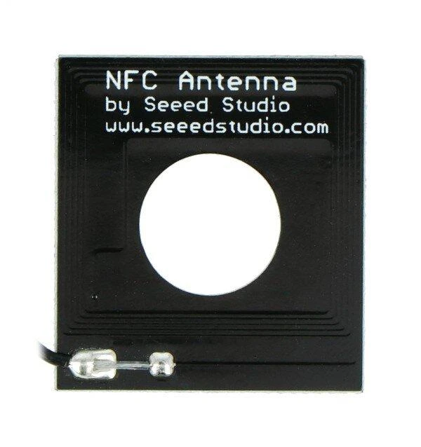 NFC antena su apvalia centrine išpjova