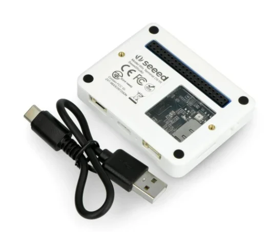 Wio Terminal galinė dalis su USB-C kabeliu