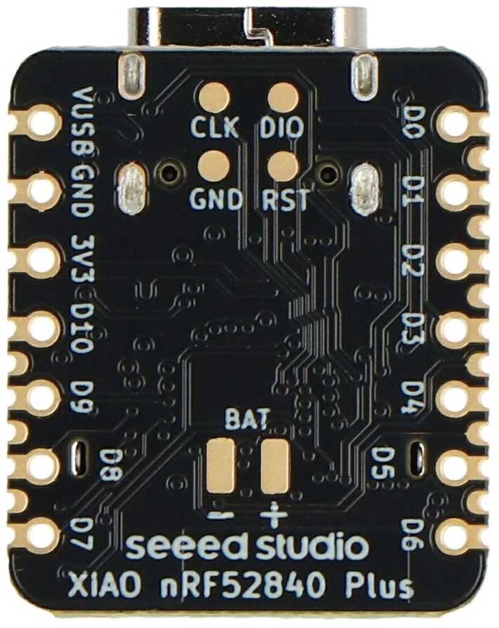 Seeed Xiao nRF52840 Plus – galinės pusės jungtys ir litavimo padai