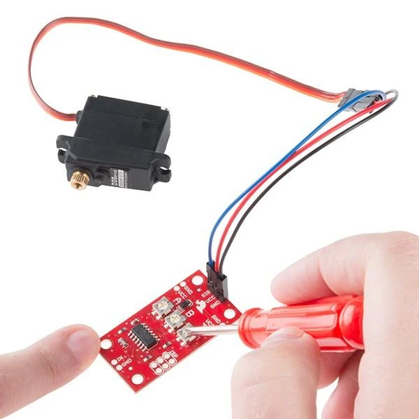 Servo variklių valdiklis - SparkFun Servo Trigger