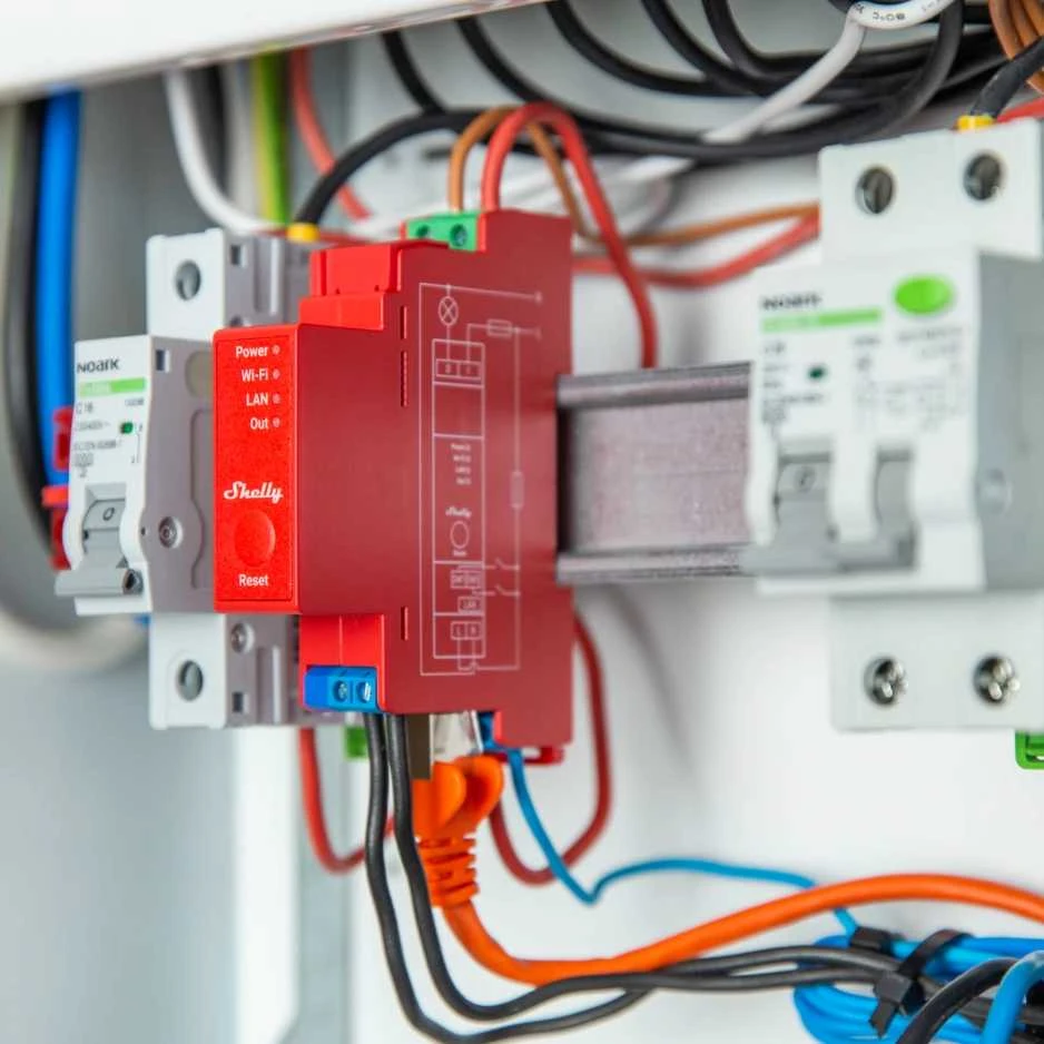 Shelly PRO 1PM išmanioji 1 kanalo relė valdoma Wifi LAN ar Bluetooth montuojama ant DIN bėgelio