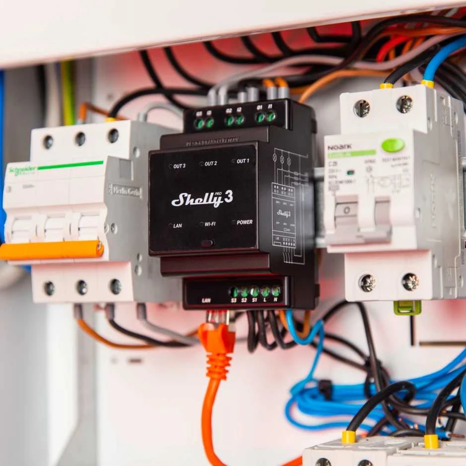 Shelly Pro 3 išmanioji 3 kanalų 3 fazių relė su Wi-Fi, LAN ir Bluetooth ryšiu