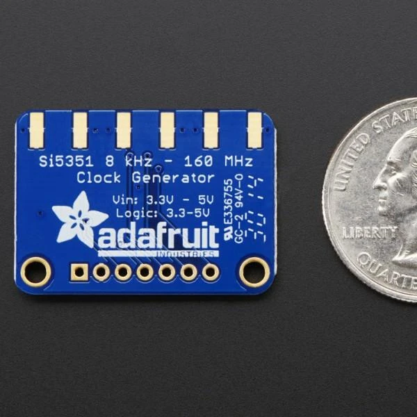 Si5351A signalų generatoriaus modulio dydis su moneta
